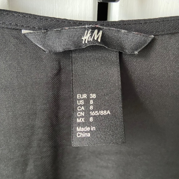 Black dress H&M - Picture 2 of 4